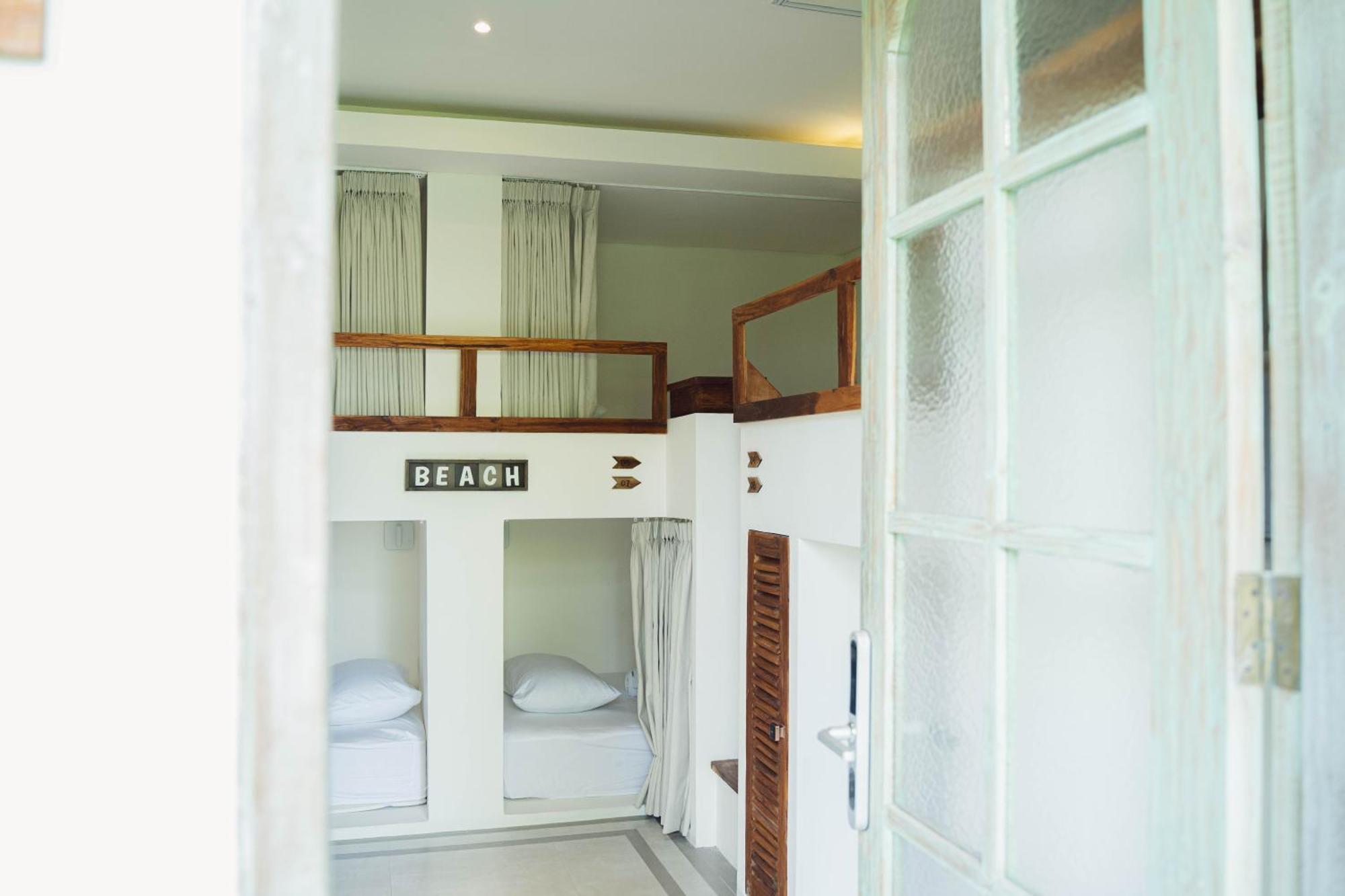 White Penny Hostel Seminyak Exterior foto